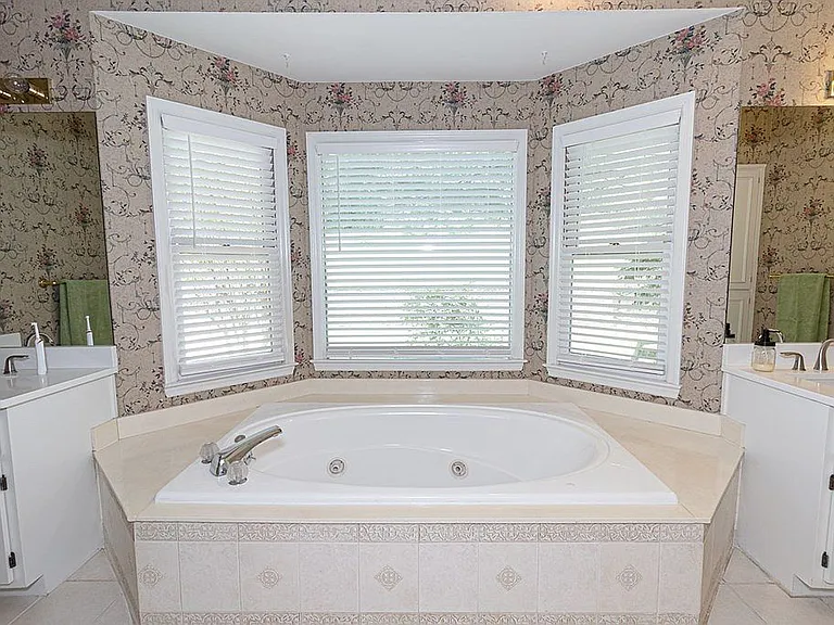 7 Bridgecreek Ct — Photo 44