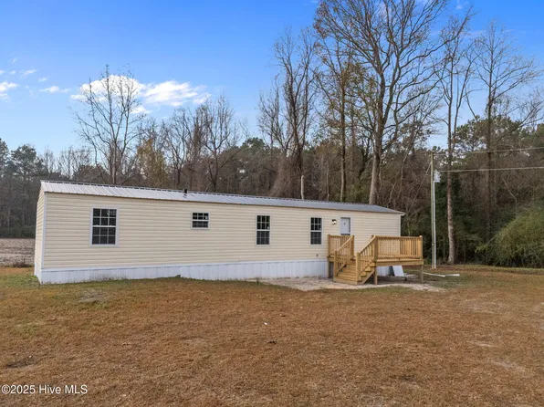 272 Charlie Teachey Road, Rose Hill, NC 28458