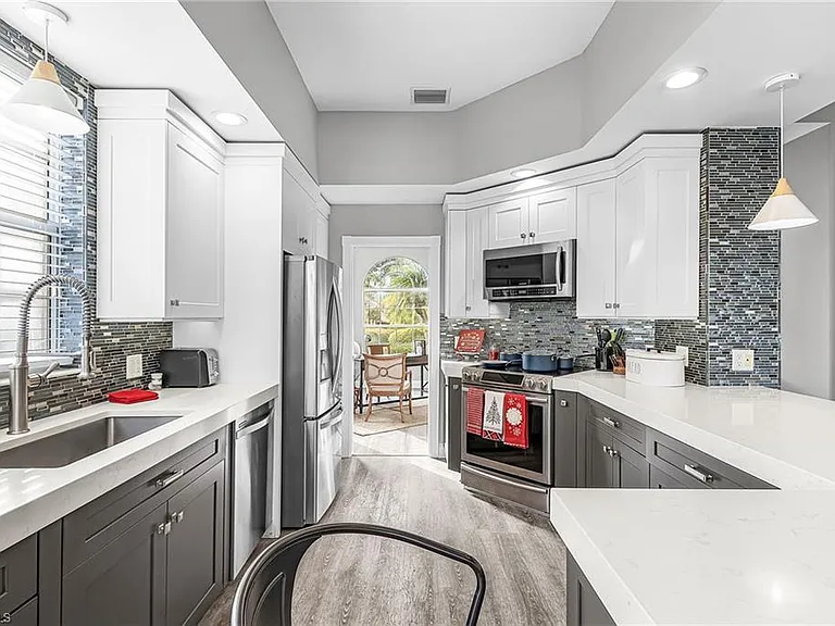 7549 Garibaldi Ct — Photo 8