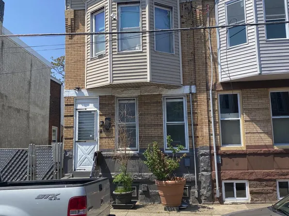 3452 Helen St, Philadelphia, PA 19134