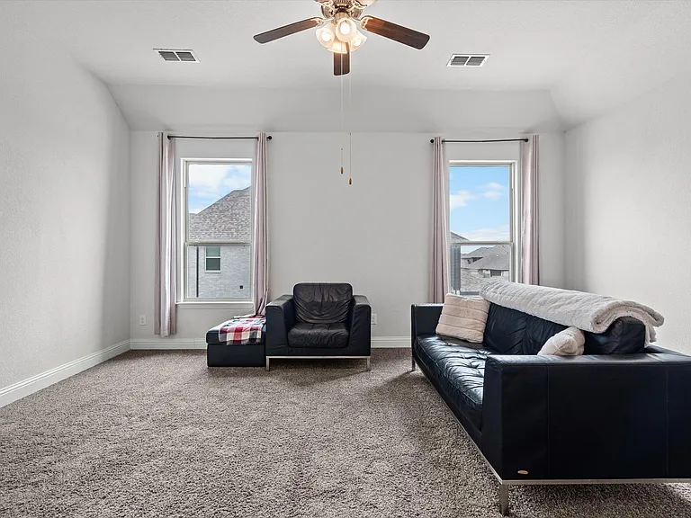 840 Parkside Dr — Photo 21