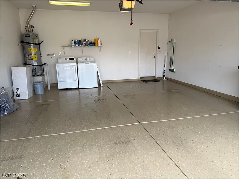2851 Sapphire Desert Dr — Photo 11