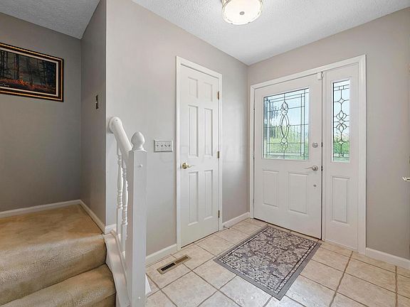 2nd image of 1095 Rousseau Ln