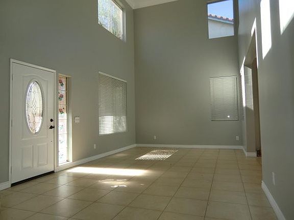 4th image of 10049 Delcresta Dr