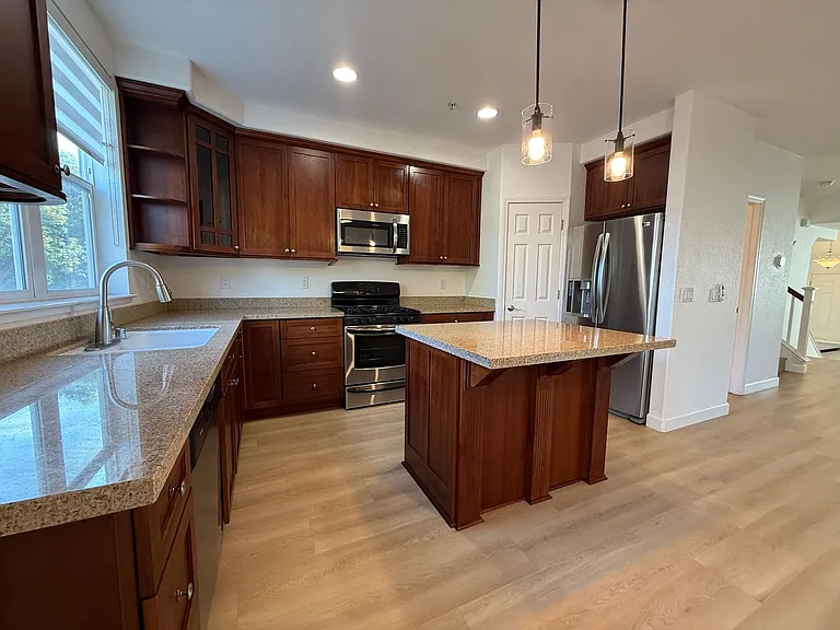 45 Esfahan Dr — Photo 10