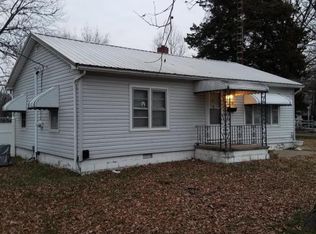 208 Kirsch St, Benton, IL 62812