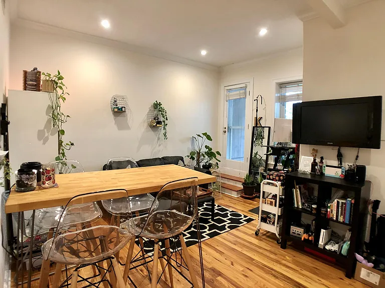 118 Washington St #206 — Photo 2