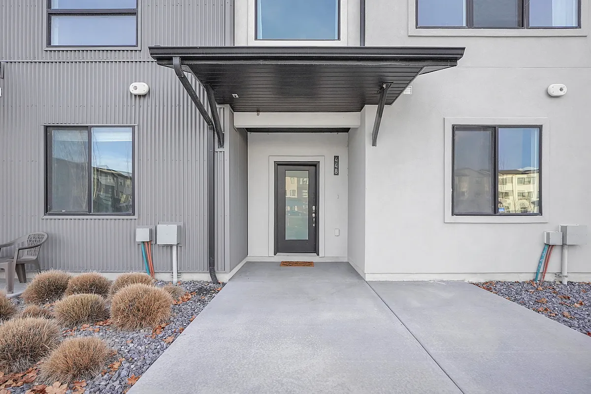 Building Photo - 448 S Wood Stream Rd