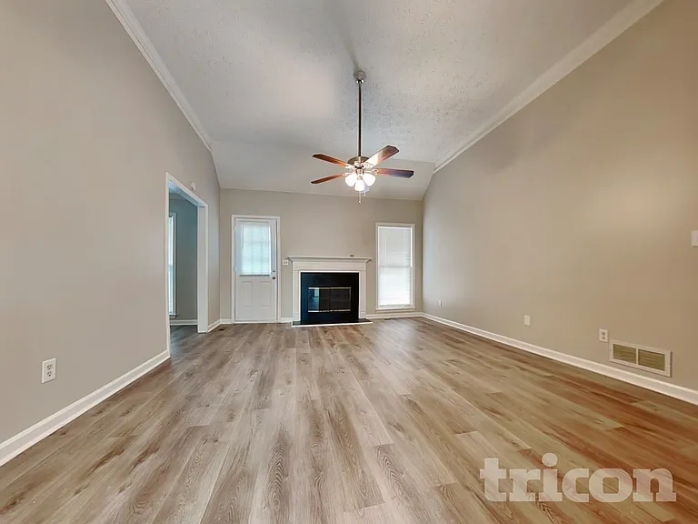 40 Fair Ridge Ct — Photo 3