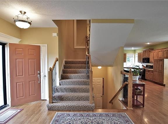4th image of 5721 Brockway St