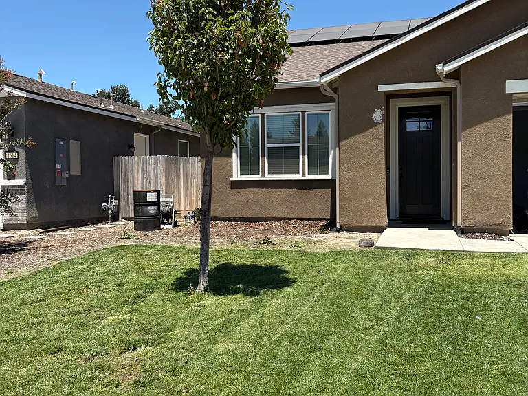 1622 E Copper Ct — Photo 2