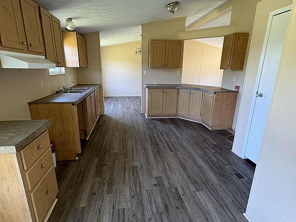 3rd image of 52 Longview Ct