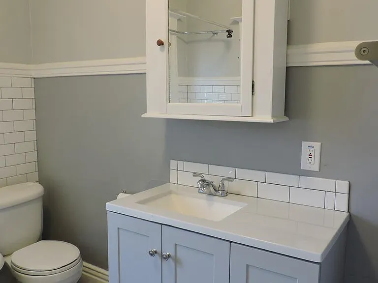 1421 G St #4 — Photo 15