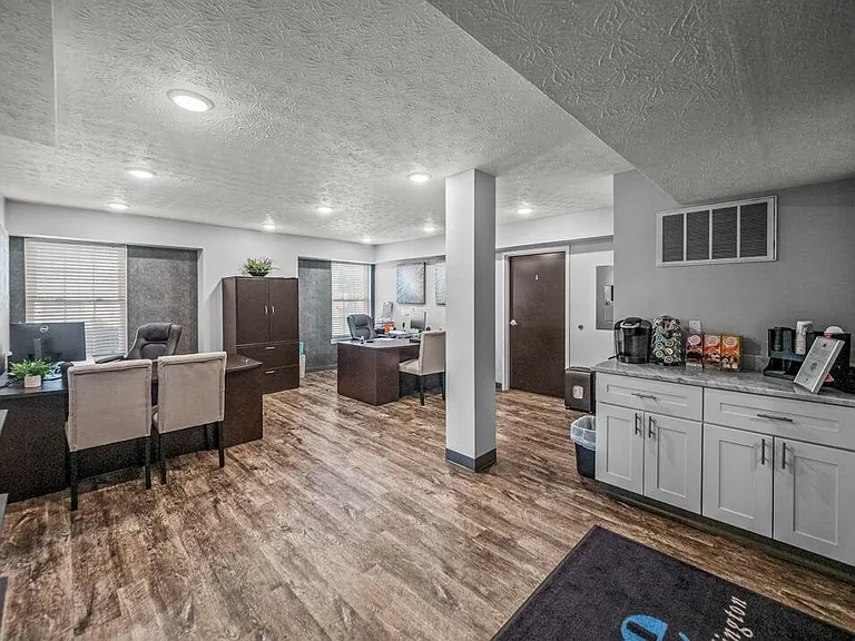 Leasing Office