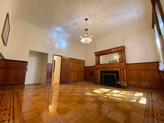 3rd image of 40 W 89th St #2AB1
