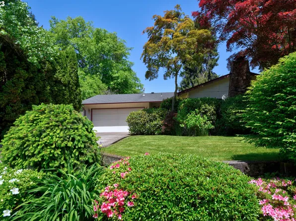 1327 Piper Ln, Eugene, OR 97401