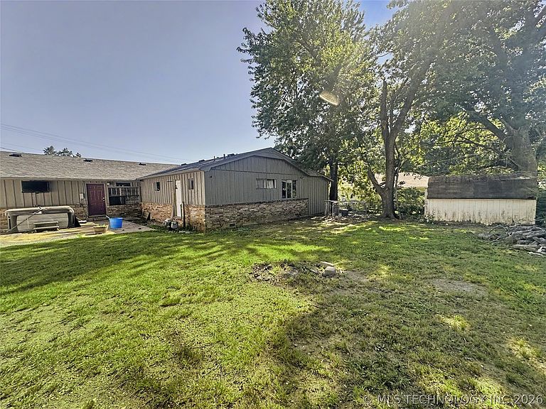 Listing photo 5