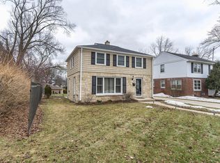 526 Maywood Ave, Wauwatosa, WI 53226