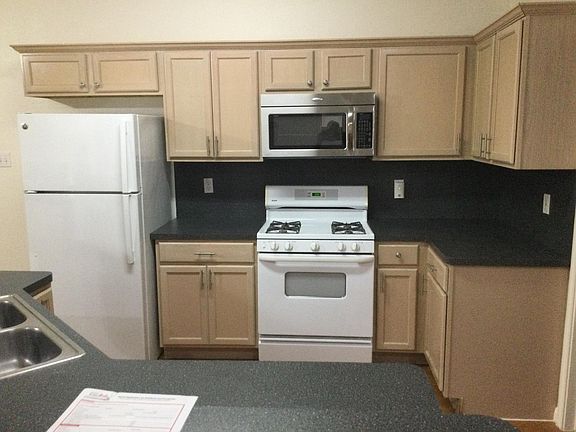 3rd image of 3104 Northwest Blvd #A