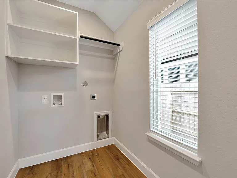 1328 Wicklow Forest St — Photo 30