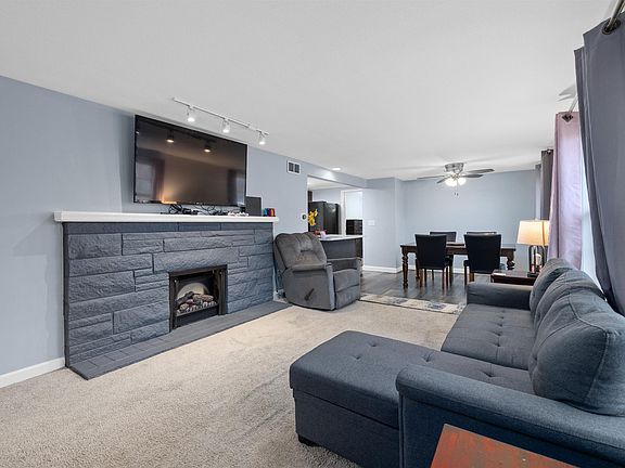 2nd image of 4633 Doenges Dr