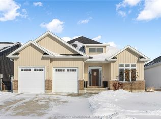 300 Davies St E, Chatham Kent, ON N0P 1M0