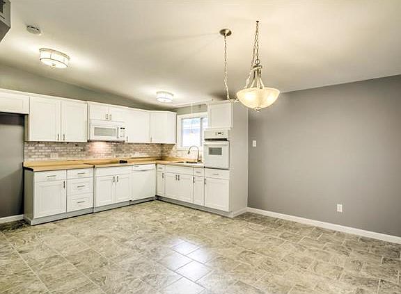 5th image of 2865 Holiday Hill Dr