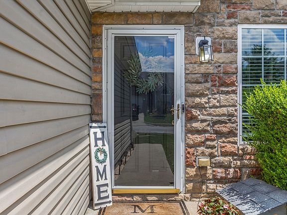3rd image of 745 Burgess Ave