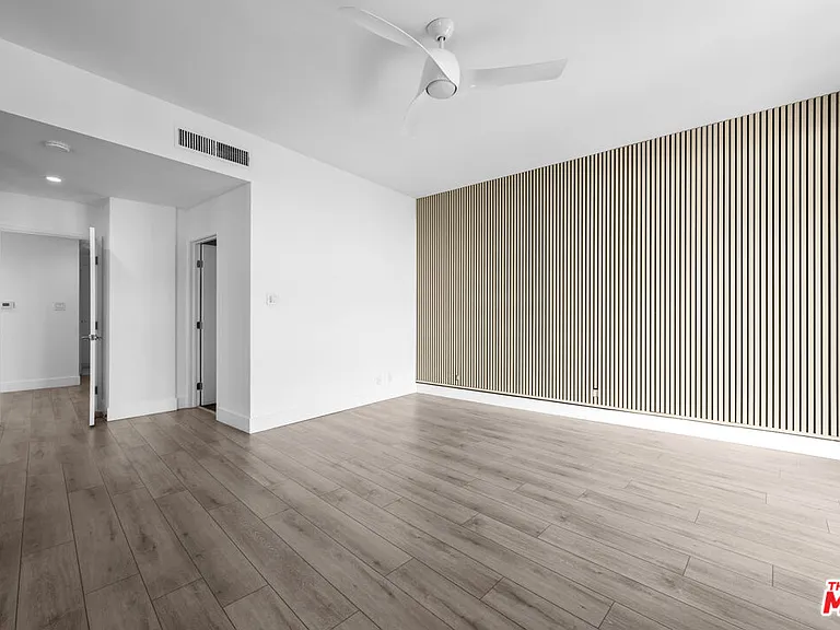 4267 Marina City Dr #Penthouse 4 — Photo 42
