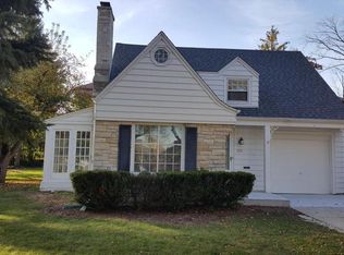 535 Pleasant View St, Wauwatosa, WI 53226