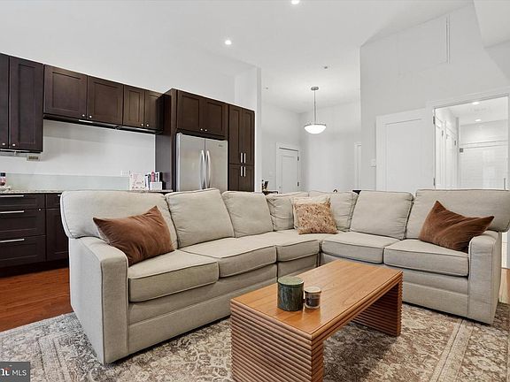 4th image of 1830 Rittenhouse Sq #1E