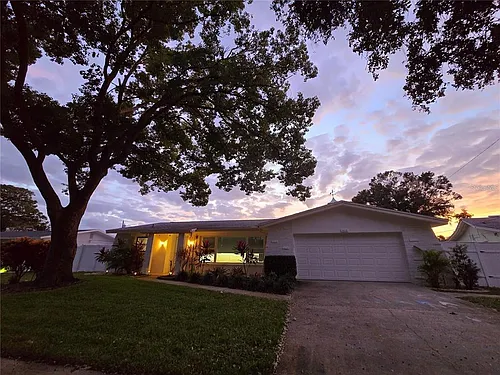 1028 Chinaberry Rd Photo 1