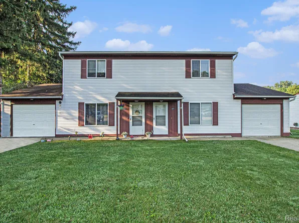 505 Garden Ln, Fowlerville, MI 48836