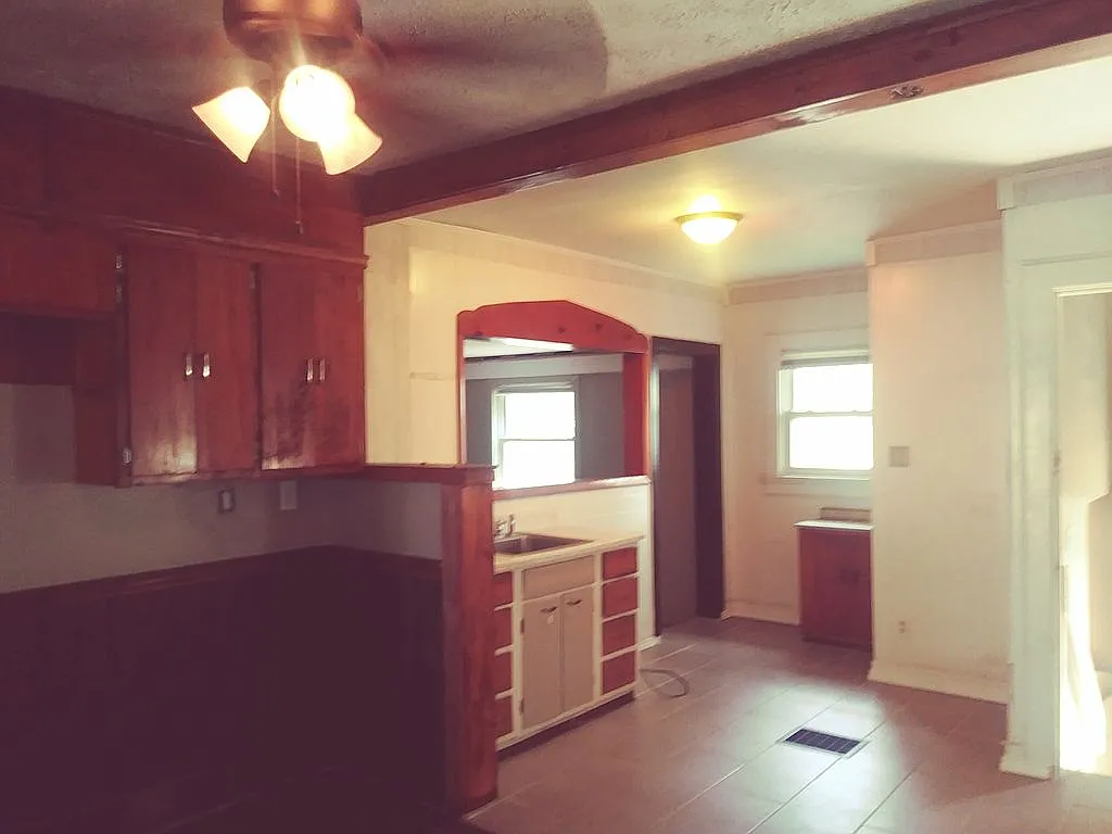 212 E Siebenthaler Ave photo 1