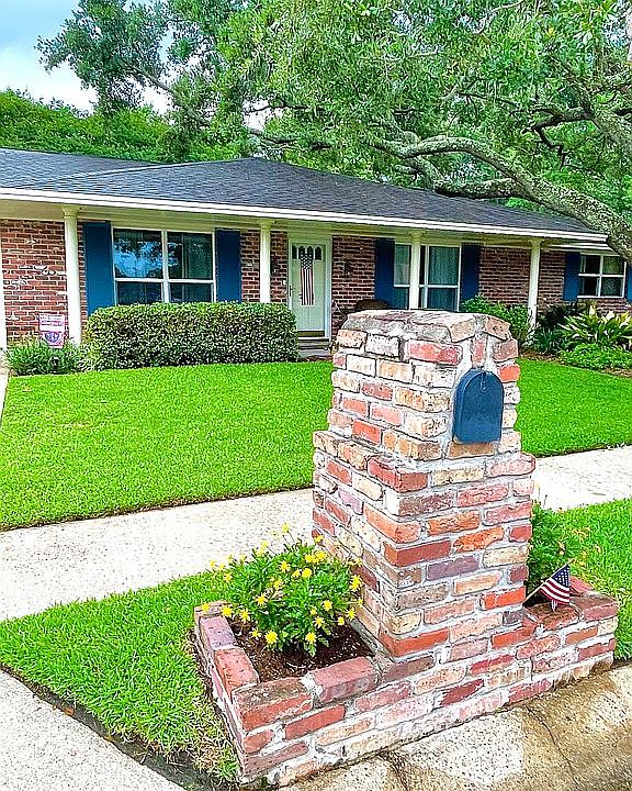 1st image of 704 Briarwood Dr