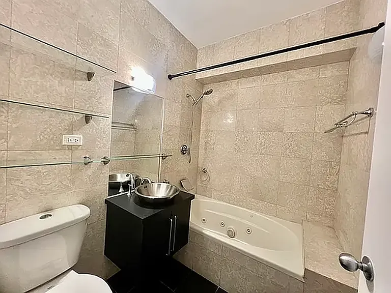 357 15th St #3B — Photo 10