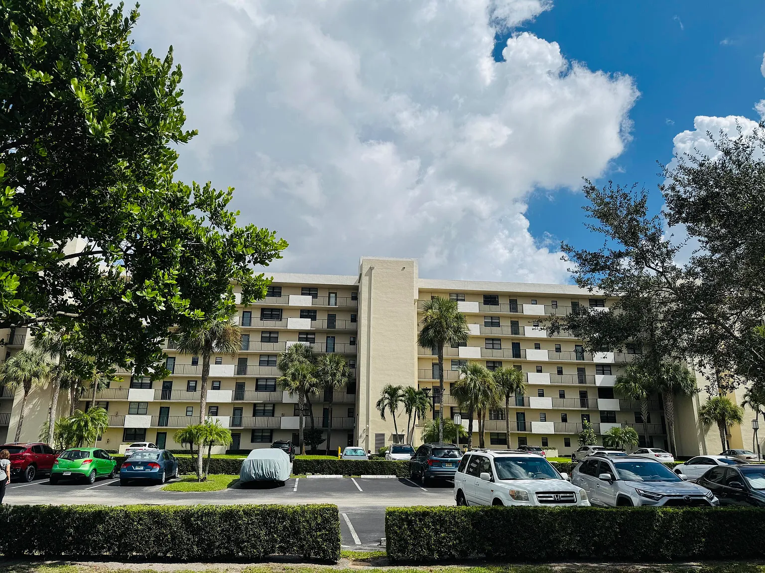 2 bed, 2.0 bath, 1050 sqft, $2,050 — Photo 3