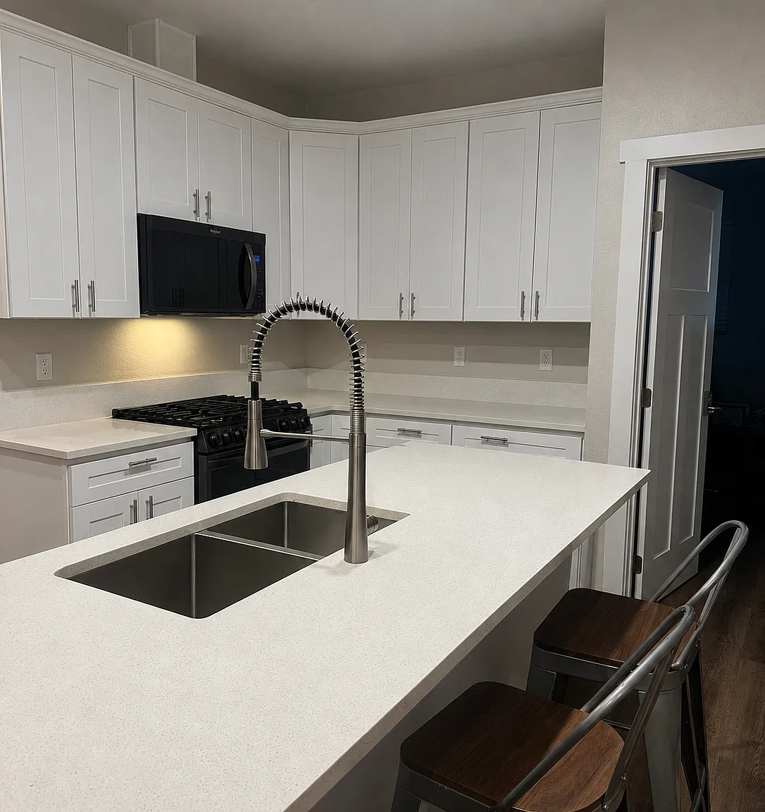 S 10th St, Creswell — Photo 1