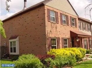 28 Princeton Ct, Langhorne, PA 19047