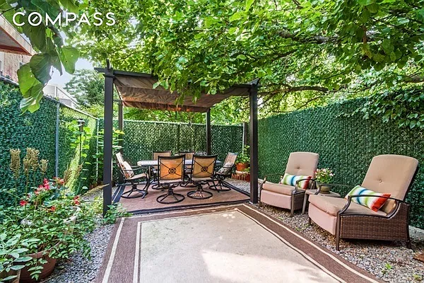Sold by Compass | media 7