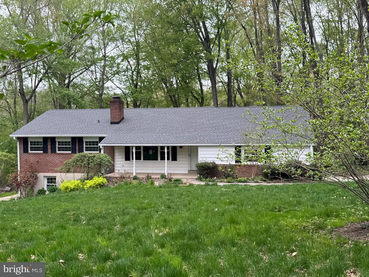 4 bed, 3.5 bath, 3164 sqft, $4,500 — Photo 1