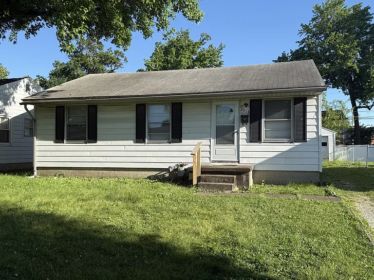 2913 Taylor Ave — Photo 1
