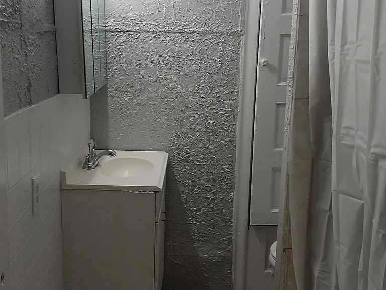 443 E Penn St — Photo 9