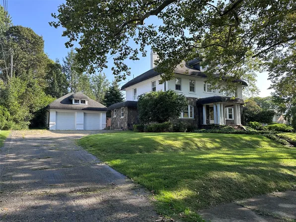 515 Hilltop Rd, Erie, PA 16509