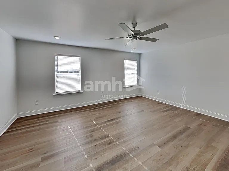 322 Golucke Way — Photo 11