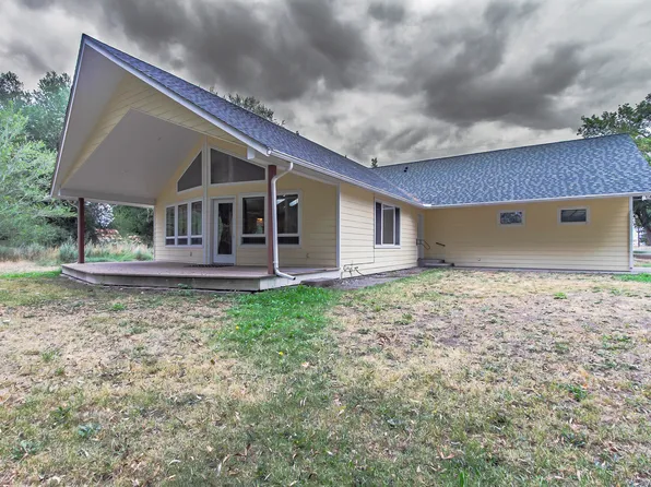 216 S 3rd St W, Chewelah, WA 99109