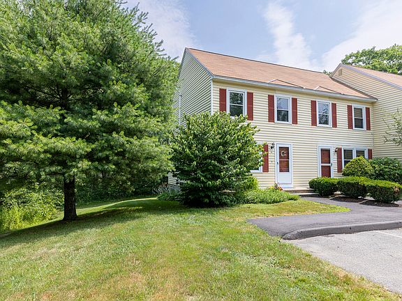 3rd image of 44 Powder Mill Drive #44