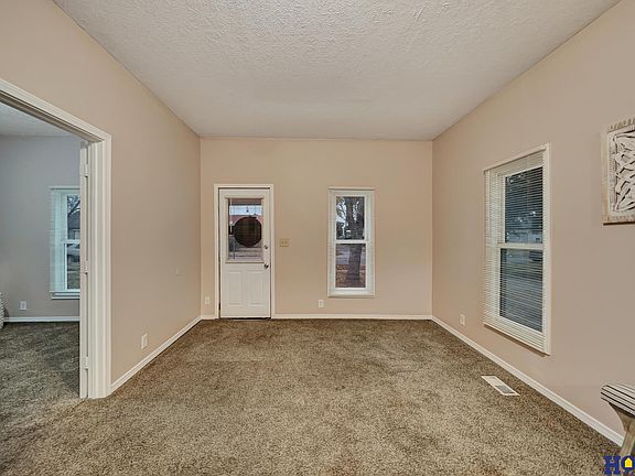 5th image of 6028 Platte Ave