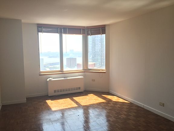 3rd image of 500 W 43rd St APT 22A