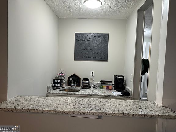 4th image of 378 Park Ridge Cir